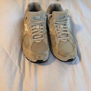 COPY - New Balance 2002R Running Shoes Womens 7 mens 6 Gently used